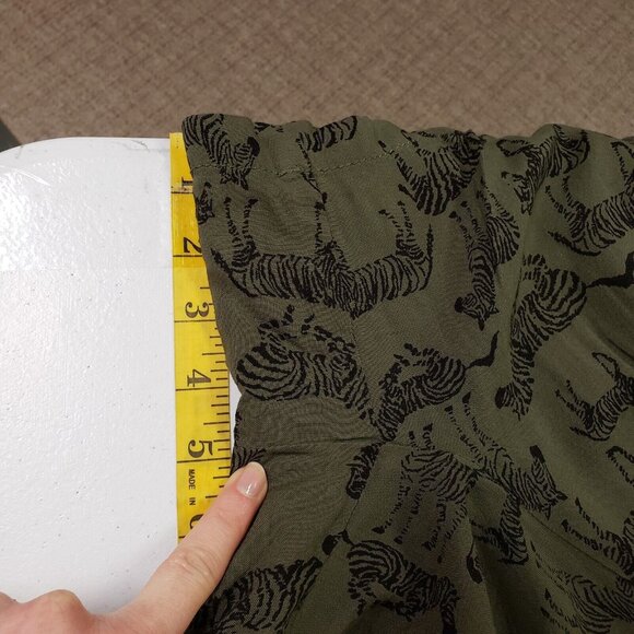 Daughters Of The Liberation Anthropologie Safari Zebra Shorts Size 2 Green Boho - Picture 8 of 10